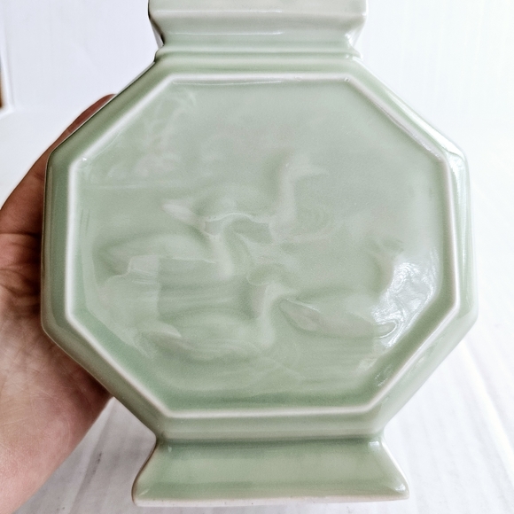 Vintage glazed porcelain celadon vase Chinese hexagon birds ducks - Picture 6 of 8